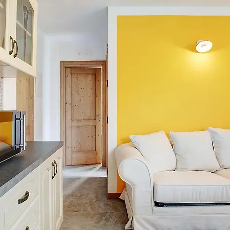Il Posto Al Sole Caronella